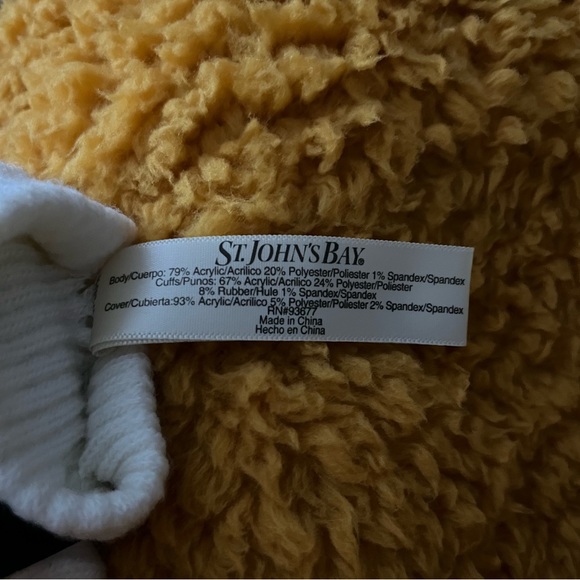 St. John’s Bay New With Tags - 2 pairs of Knitted gloves - One Size - Picture 5 of 6